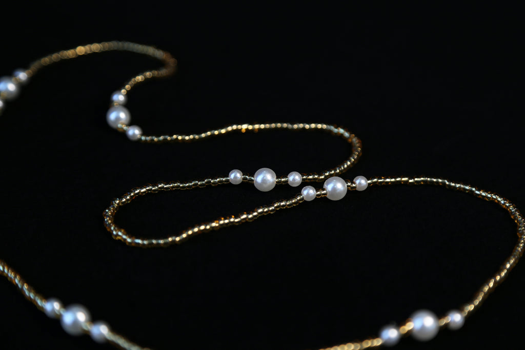 金珀珠影 Glimmer of Golden Amber and Pearls